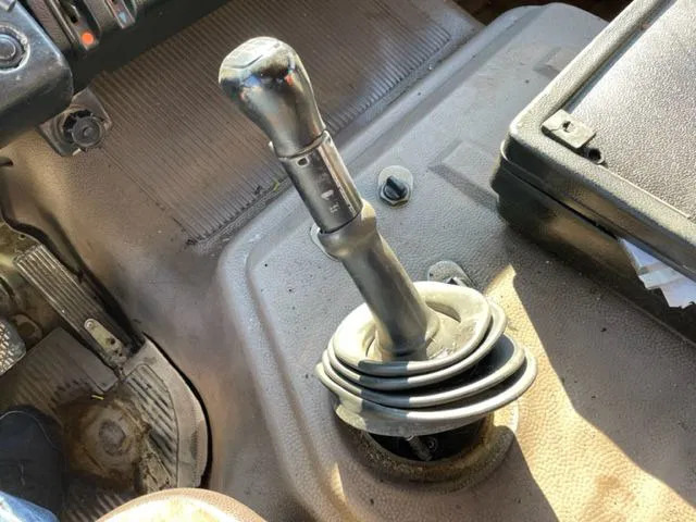 Tipper Mercedes-Benz AK 2635 6x4 V8