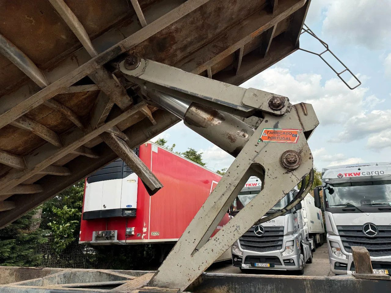 Tipper Mercedes-Benz Actros 4140 V6 8X4 Tipper Spring/Spring Manual G