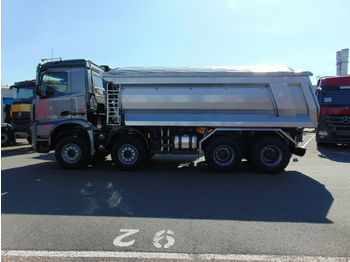 Tipper Mercedes-Benz Arocs_Facelift_4145_8x4_Hinterkipp_Schwarzmüller