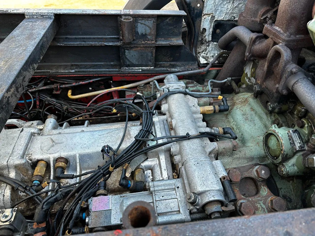 Tipper Mercedes-Benz SK 1733 V6 4X2 Tipper Spring/Spring EPS Manual G