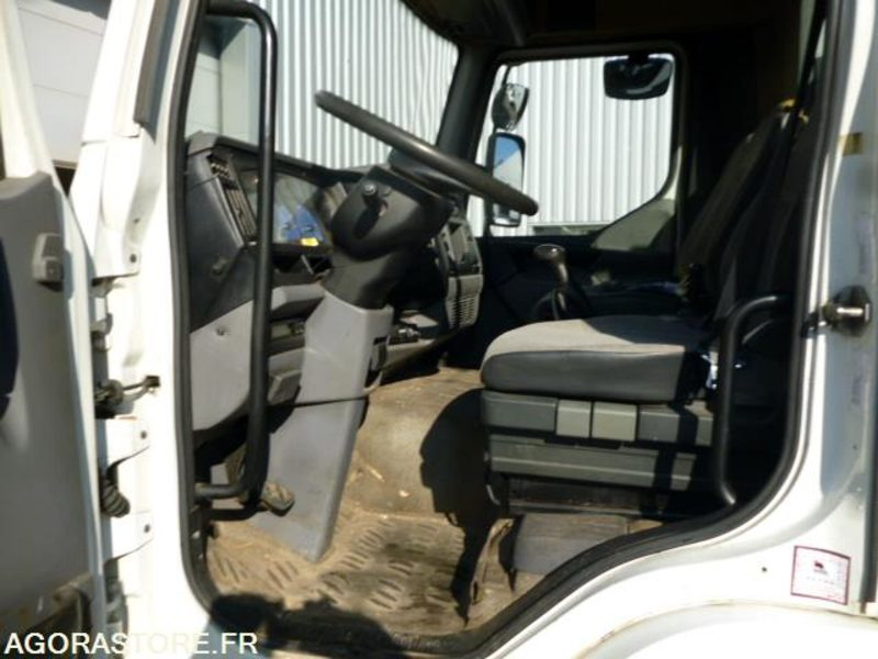 Tipper RENAULT MIDLUM 220 DCI BENNE HAYON 174900kms 2003