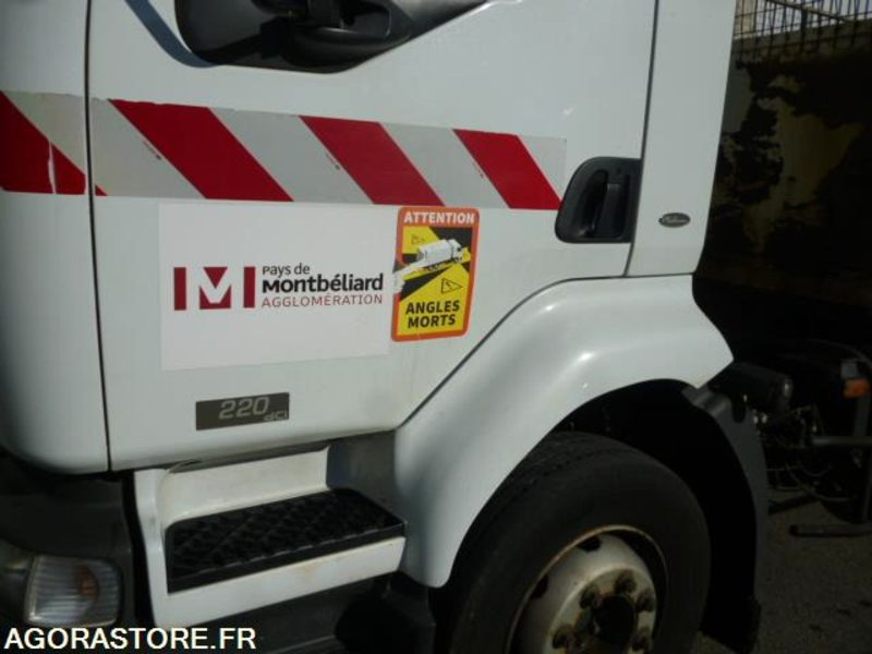 Tipper RENAULT MIDLUM 220 DCI BENNE HAYON 174900kms 2003
