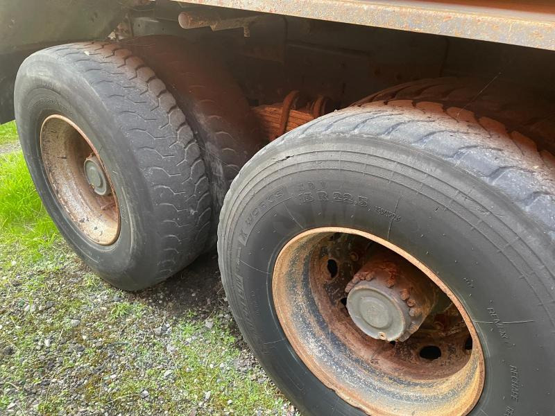 Tipper Renault Kerax 370 DCI