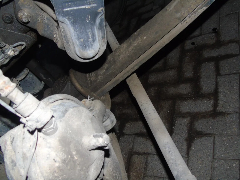 Tipper Renault Kerax 410DXI + 8X4 + MANUAL + SPRING