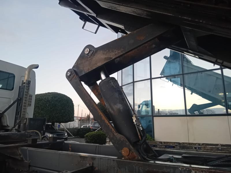 Tipper Renault Kerax 410 DXI