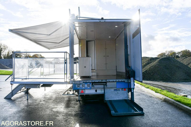 Truck VEHICULE EVENEMENTIEL - CAMION PODIUM IVECO DAILY 6000 kms 2018