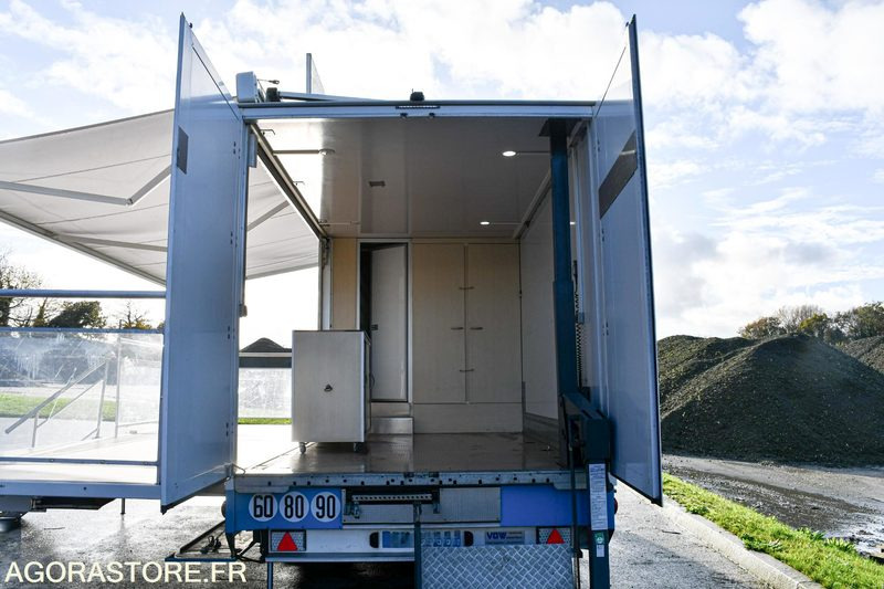 Truck VEHICULE EVENEMENTIEL - CAMION PODIUM IVECO DAILY 6000 kms 2018