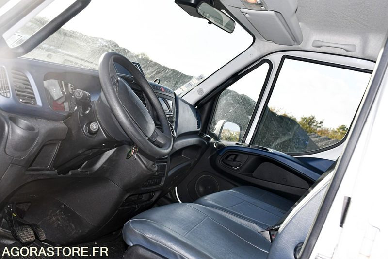 Truck VEHICULE EVENEMENTIEL - CAMION PODIUM IVECO DAILY 6000 kms 2018