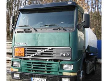 Tank truck for transportation of fuel VOLVO FH12: picture 1