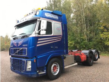Cab chassis truck VOLVO FH16: picture 1
