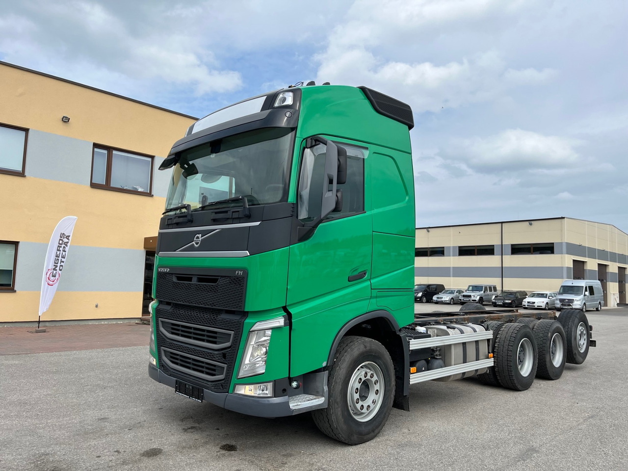 Cab chassis truck VOLVO FH540: picture 2
