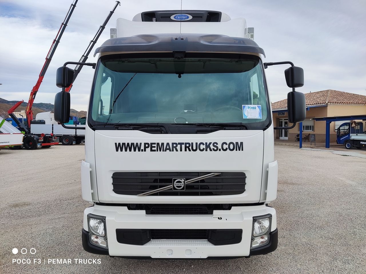 Refrigerator truck VOLVO FL 240 FRIGORIFICO 14T: picture 2