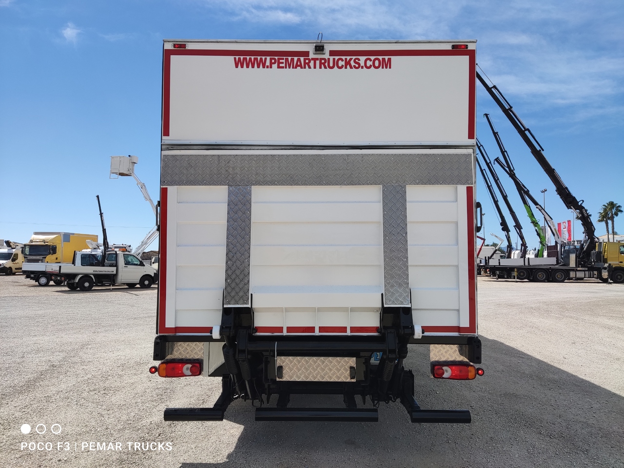 Refrigerator truck VOLVO FL 240 FRIGORIFICO 14T: picture 7