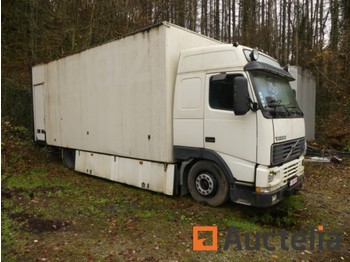 Box truck Volvo: picture 1