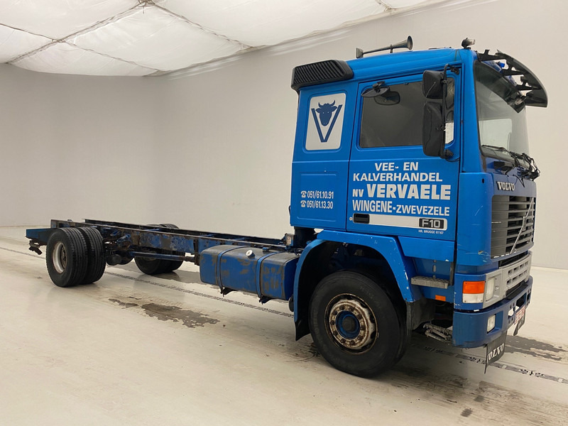 Cab chassis truck Volvo F10.320: picture 3