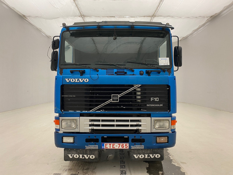 Cab chassis truck Volvo F10.320: picture 2