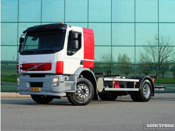 Cab chassis truck Volvo FE S 4X2R 280 HP E5 FULL ADR 20 ft TWISTLOCKS MANUAL GEAR AIRCO HOLLAND TRUCK: picture 1