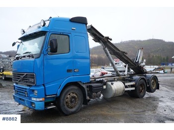 Hook lift truck Volvo FH12: picture 1
