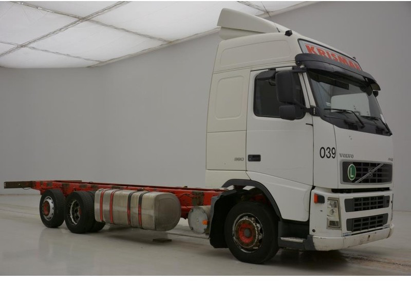 Cab chassis truck Volvo FH12.380 - 6x2 Globetrotter: picture 2