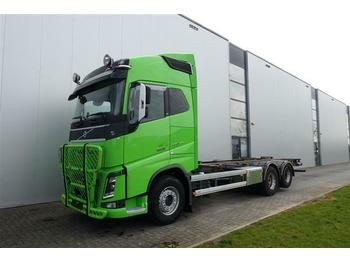Container transporter/ Swap body truck Volvo FH16.550 6X2 BDF GLOBETROTTER RETARDER EURO 6: picture 1