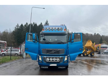 Timber truck VOLVO FH16
