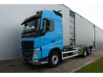 Container transporter/ Swap body truck Volvo FH500 6X2 BDF STEERING AXLE EURO 6: picture 1