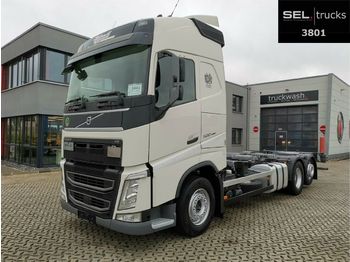 Container transporter/ Swap body truck Volvo FH 500 / 2 Tanks / Liftachse / German: picture 1