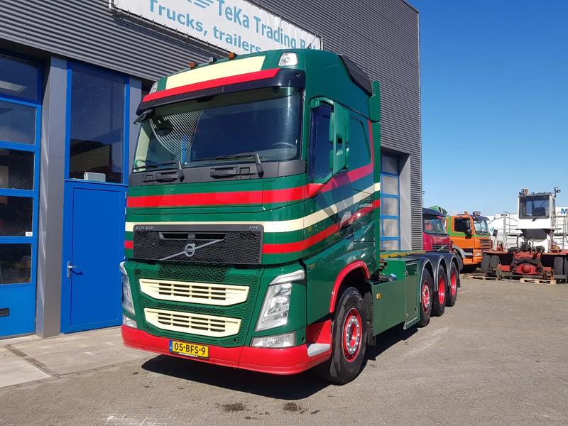 Container transporter/ Swap body truck Volvo FH 500 8x2 BDF: picture 3