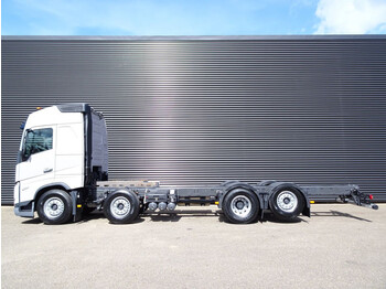 New Cab chassis truck Volvo FH 500 / CHASSIS / 8x2/6 / LIFT STEERING AXLE / PTO: picture 2