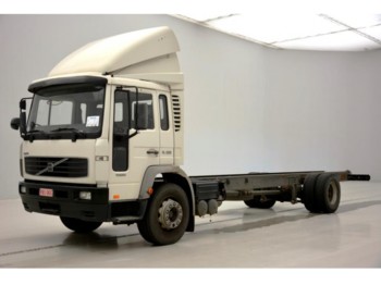 Cab chassis truck Volvo FL220: picture 1