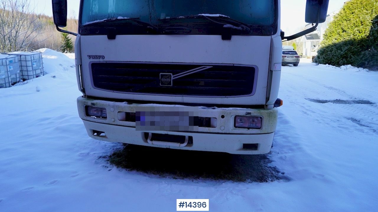 Dropside/ Flatbed truck, Crane truck Volvo FL250: picture 5