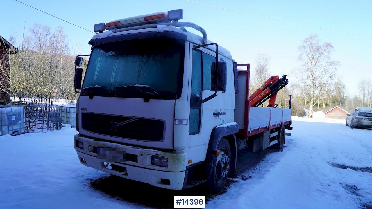 Dropside/ Flatbed truck, Crane truck Volvo FL250: picture 3