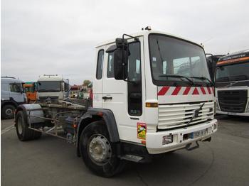 Hook lift truck Volvo FL6 19: picture 2