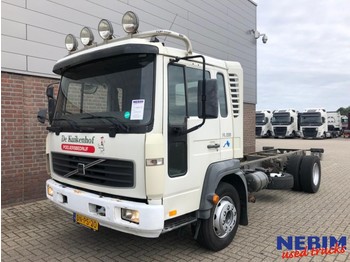 Cab chassis truck Volvo FL6 220 Euro 3 4x2: picture 1