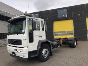 Cab chassis truck Volvo FL6 250 4x2: picture 1