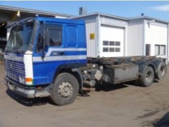 Container transporter/ Swap body truck Volvo FL 12 380 6X2: picture 1
