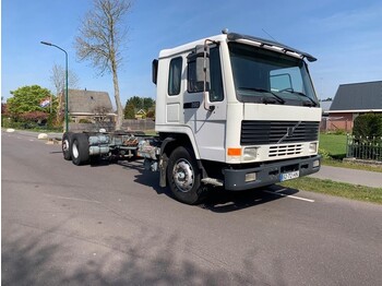 Cab chassis truck Volvo FL 7.260 FL7 12 6X2: picture 1