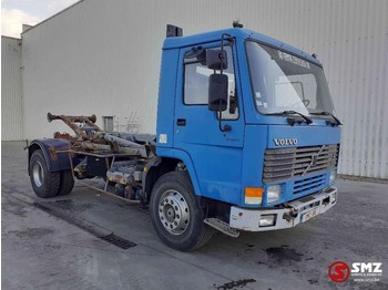 Container transporter/ Swap body truck Volvo FL 7 manual lames: picture 1