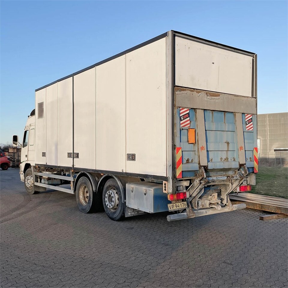 Box truck Volvo FM12: picture 4