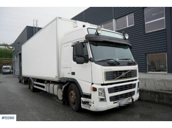 Box truck Volvo FM9: picture 1
