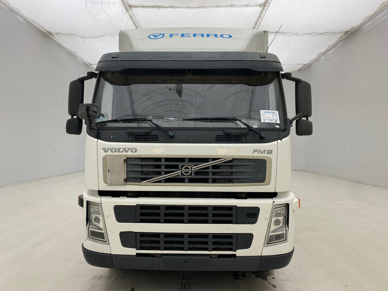 Box truck Volvo FM9.300 - 6x2: picture 2