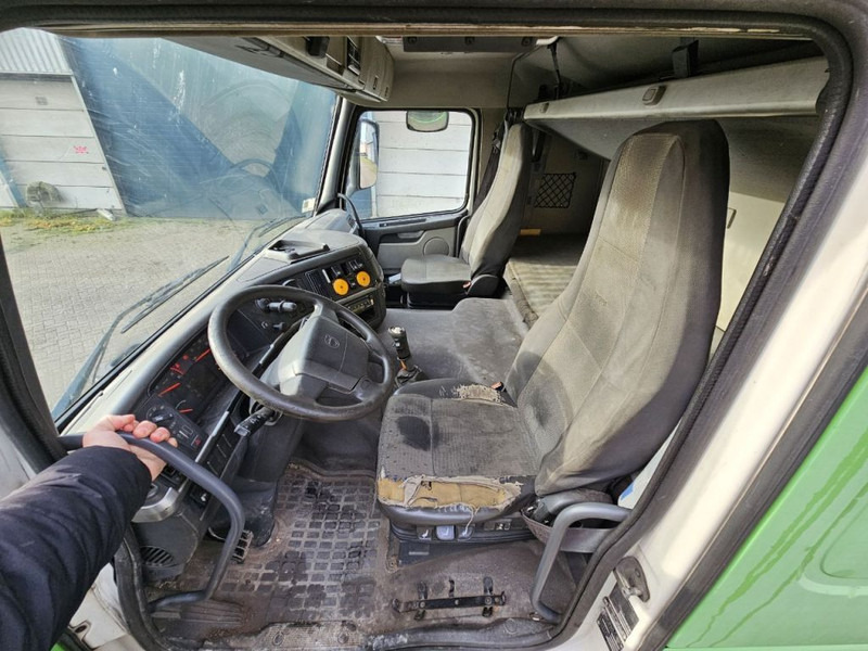 Dropside/ Flatbed truck Volvo FM 12.480 FM8446B - 8x4 - Manual Gear: picture 12