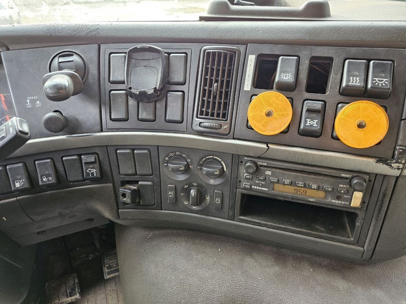 Dropside/ Flatbed truck Volvo FM 12.480 FM8446B - 8x4 - Manual Gear: picture 17