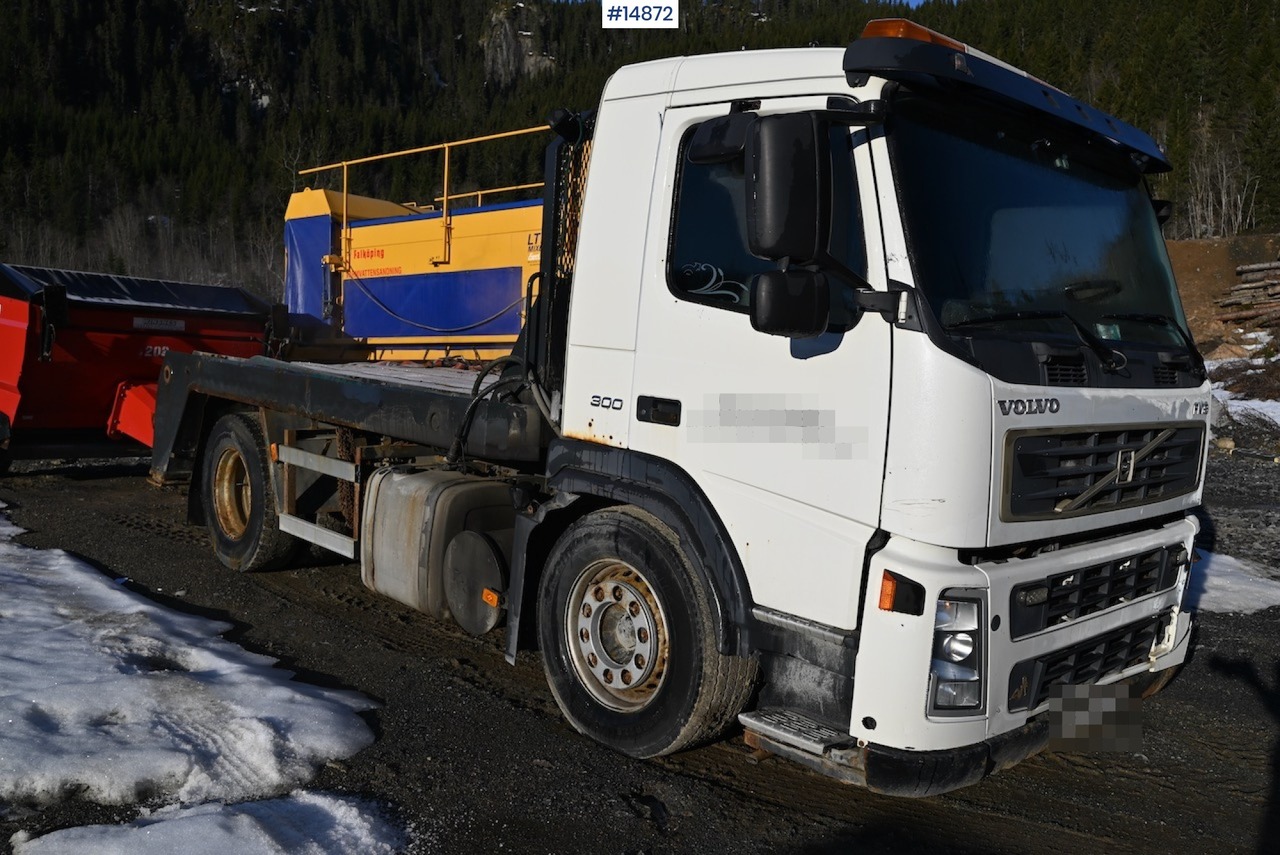 Dropside/ Flatbed truck Volvo FM 300: picture 4