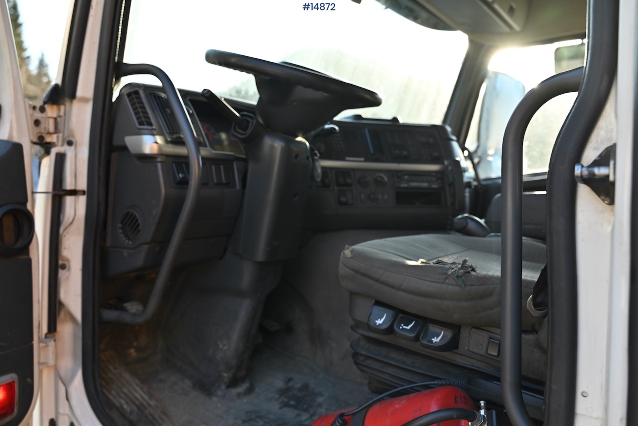 Dropside/ Flatbed truck Volvo FM 300: picture 40