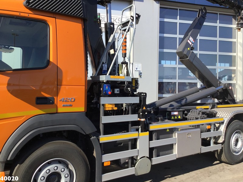 Hook lift truck, Crane truck Volvo FM 420 8x2 HMF 28 ton/meter laadkraan Welvaarts weighing system: picture 6