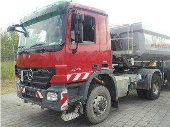 Тягач Mercedes-Benz Actros 2046 AS 4x4 Sattelzugmaschine