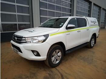 Pickup truck 2020 Toyota Hilux: picture 1