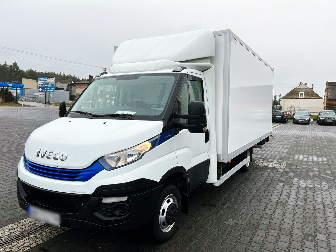 Box van IVECO Daily 35C14 CNG Container 10 pallets + Elevator 750 kg One Owne
