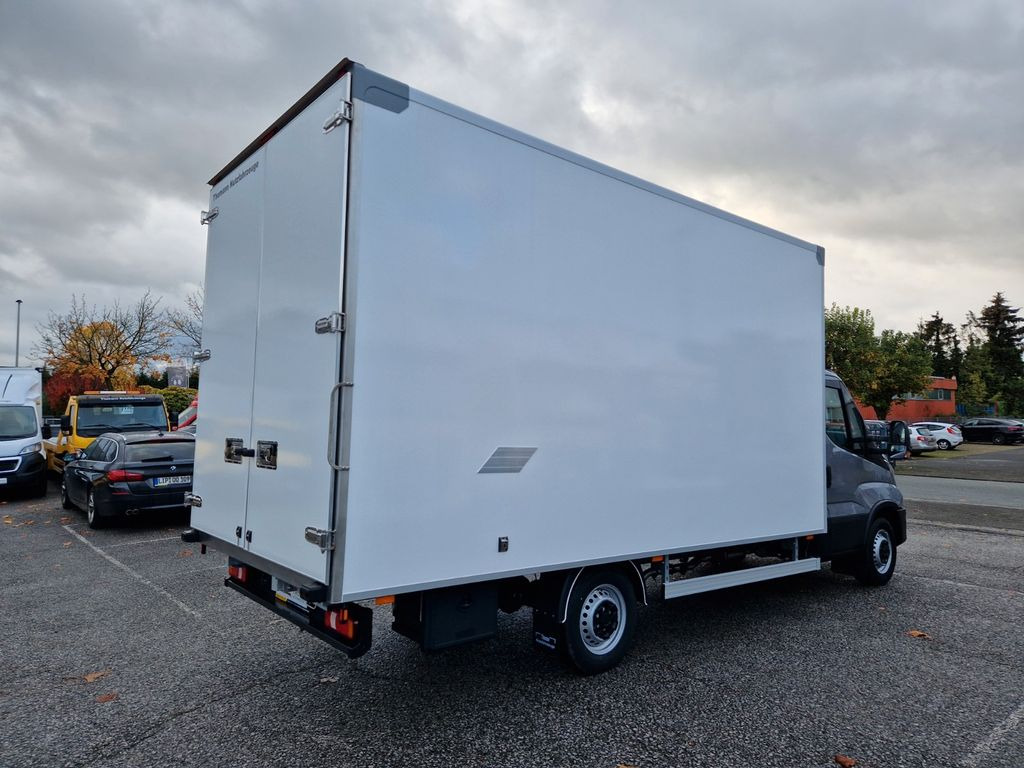 Box van Iveco Daily 35S18 Koffer Möbelkoffer